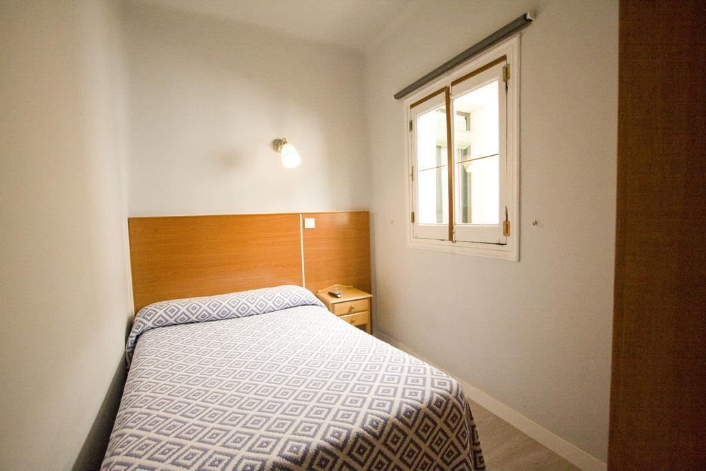 Hostal Trevinca Madrid Eksteriør billede