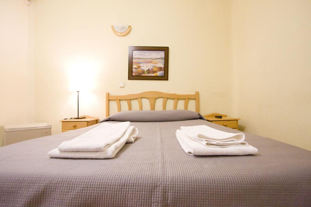 Hostal Trevinca Madrid Eksteriør billede