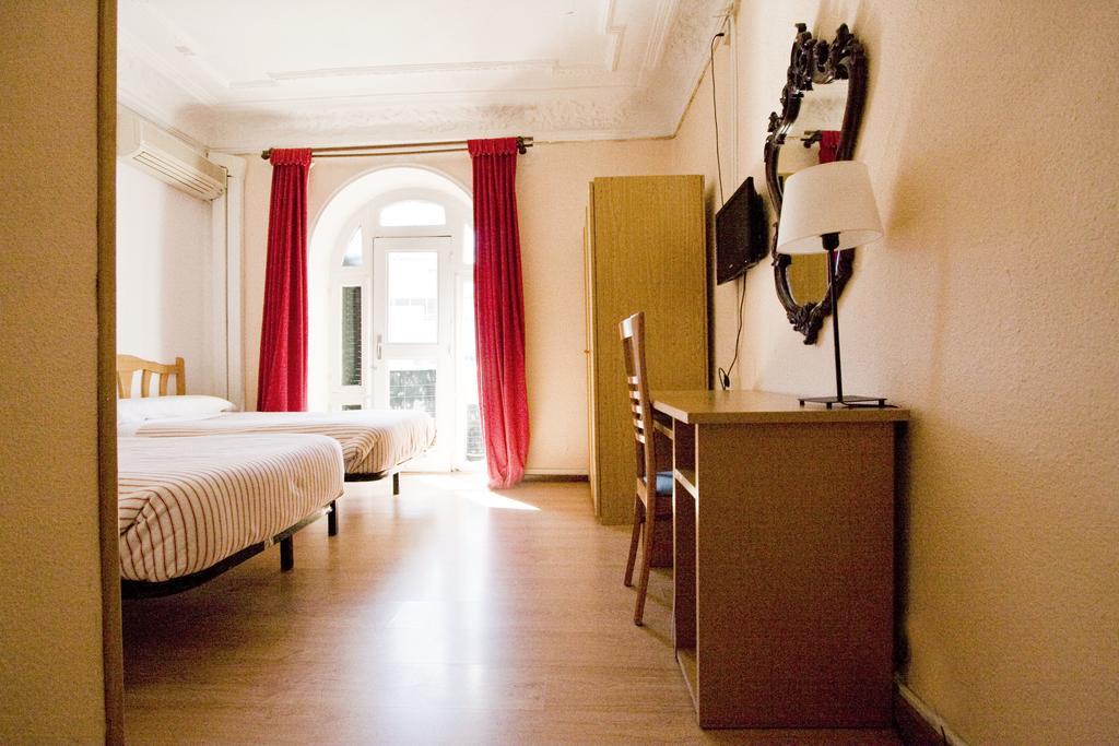Hostal Trevinca Madrid Eksteriør billede