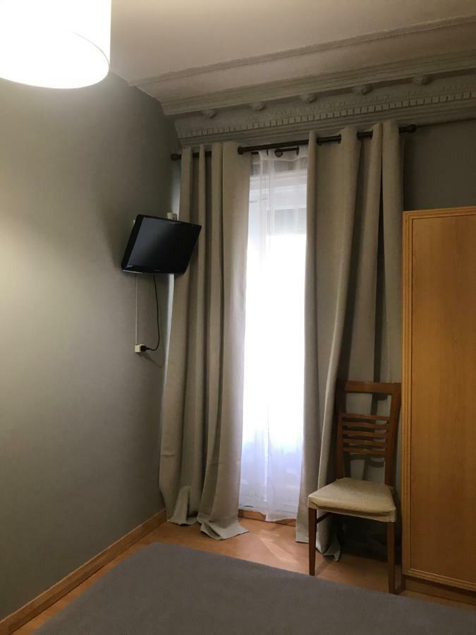 Hostal Trevinca Madrid Eksteriør billede
