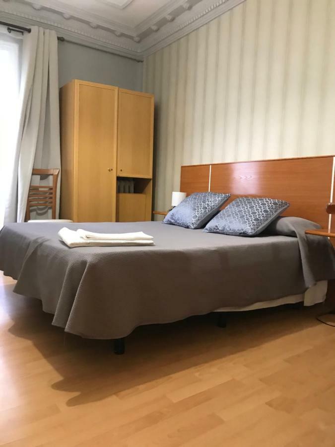 Hostal Trevinca Madrid Eksteriør billede