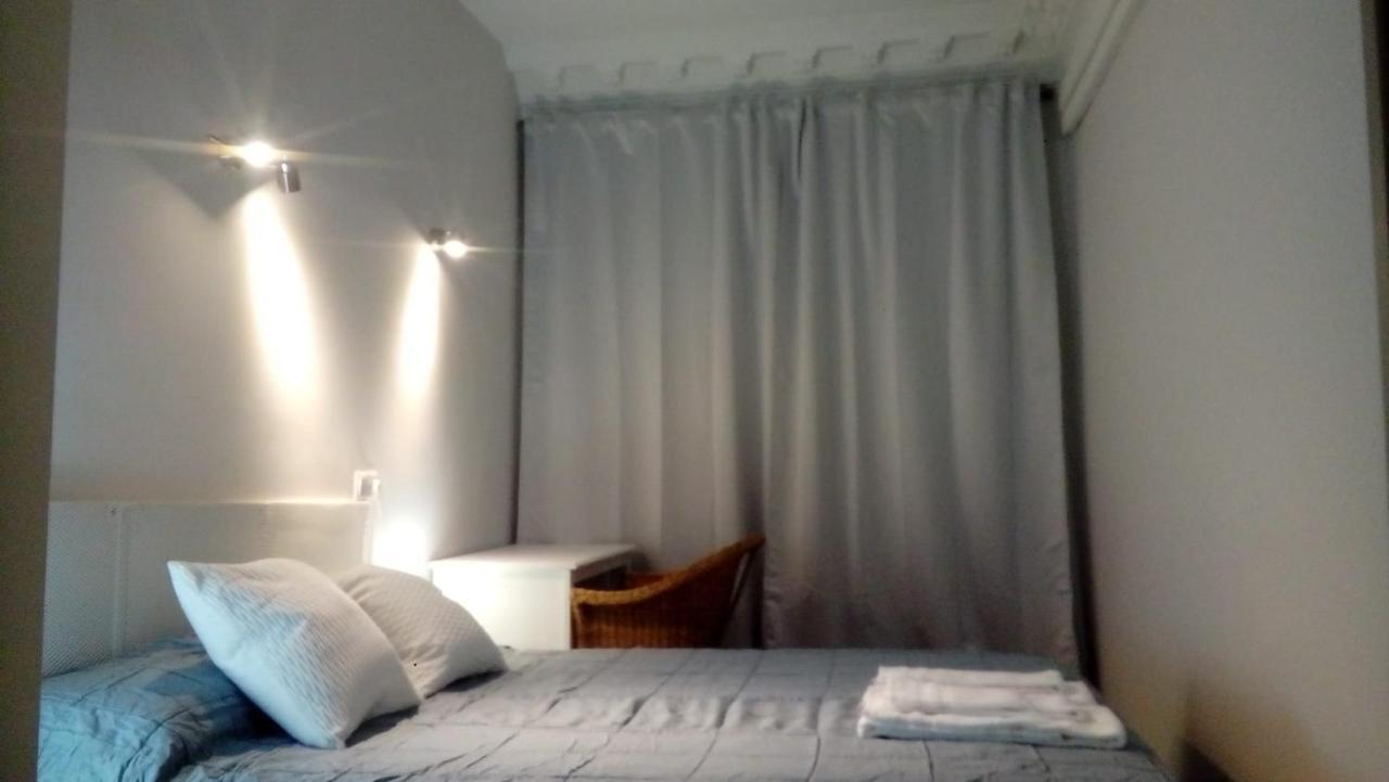 Hostal Trevinca Madrid Eksteriør billede