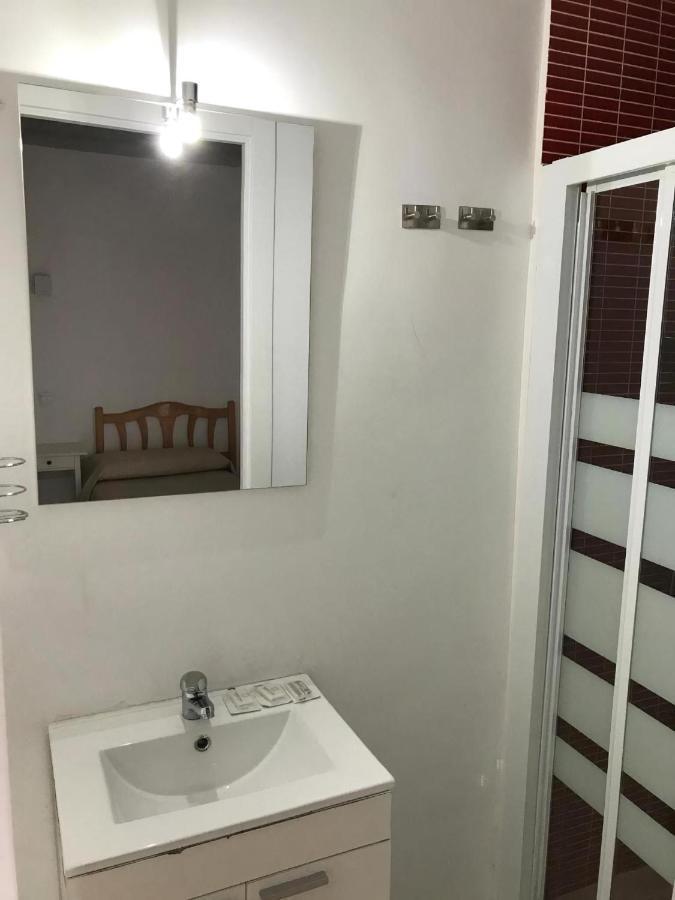 Hostal Trevinca Madrid Eksteriør billede